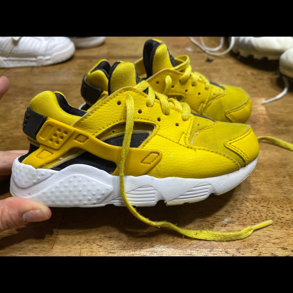 Nike hurricane shoes size 11c